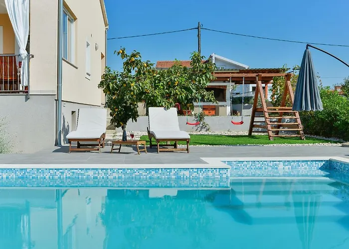 In With Private Pool Villa Debeljak