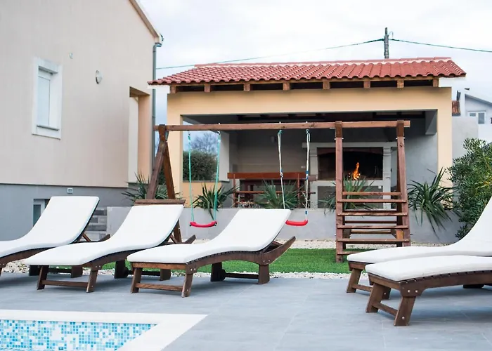 In With Private Pool Villa *