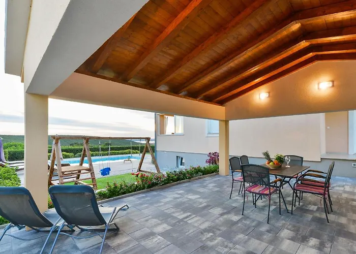 Villa In With Private Pool *