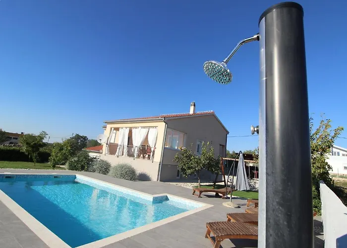 In With Private Pool Villa Debeljak