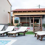 In With Private Pool Willa *