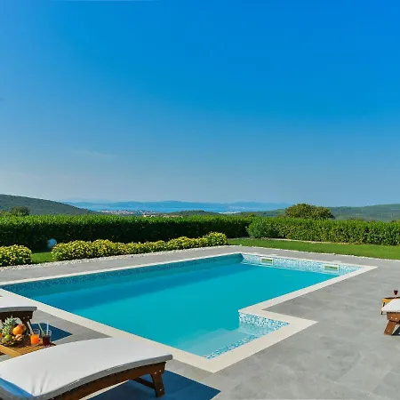 In With Private Pool Debeljak