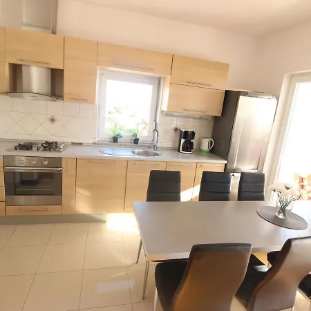 Spacious In With Private Swimming Pool Debeljak