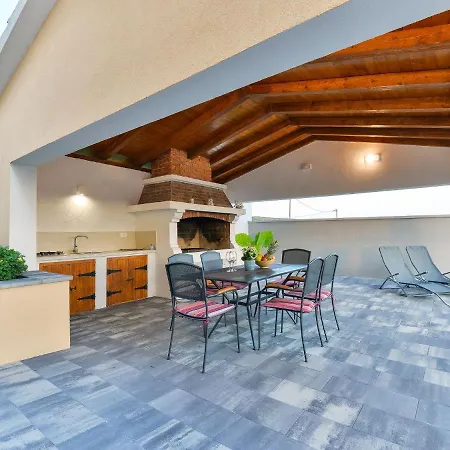 Villa In With Private Pool *