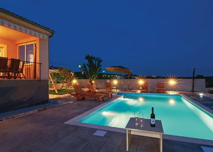 In With Private Pool Villa *