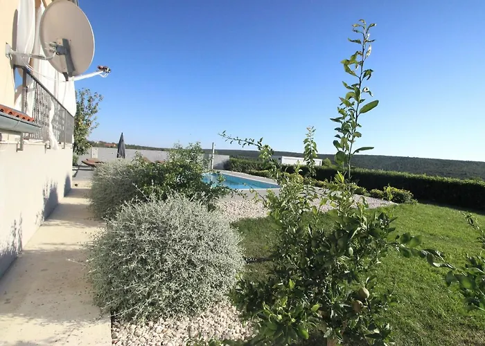 Villa In With Private Pool *